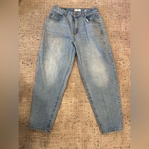Women’s Cotton On mom slouch jean